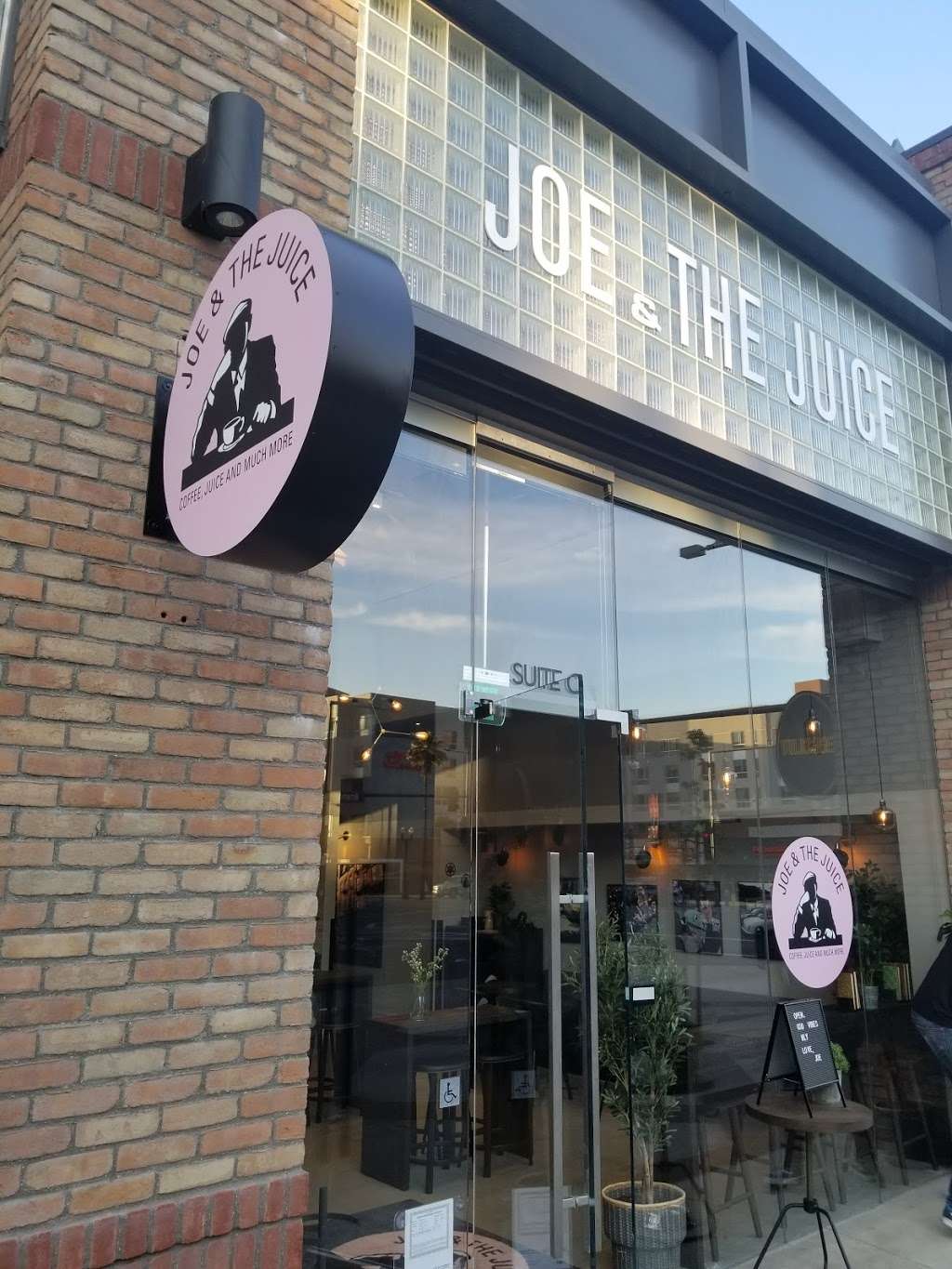 JOE & THE JUICE | 252 S Brand Blvd, Glendale, CA 91204, USA