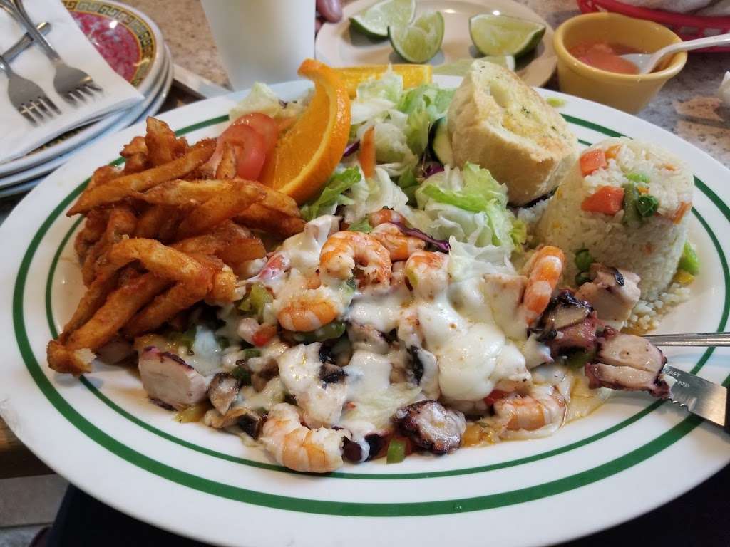 Mariscos El Veneno | 4151, 6835 S Pulaski Rd, Chicago, IL 60629, USA | Phone: (773) 735-7888