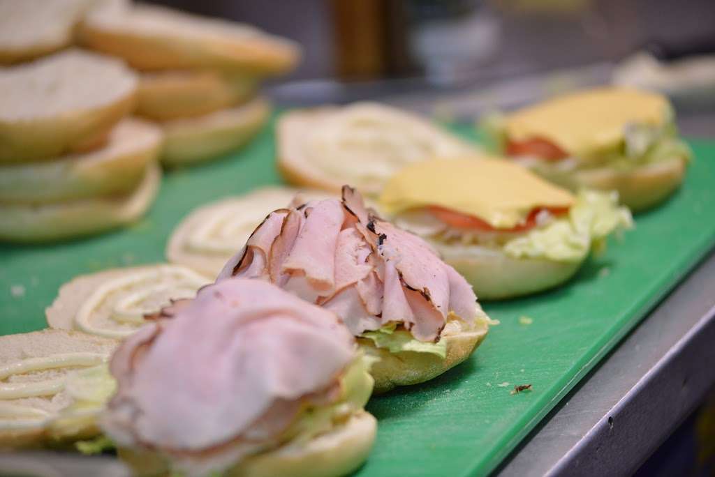 Hot Bagels | 1594 Rockaway Pkwy, Brooklyn, NY 11236, USA | Phone: (718) 257-3068