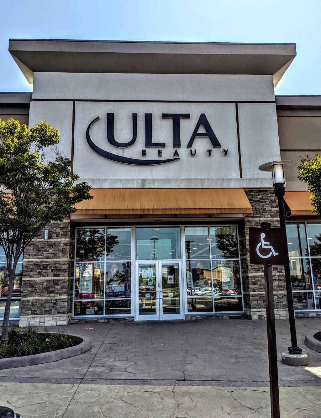 Ulta Beauty | 6403 W 135th St, Overland Park, KS 66223, USA | Phone: (913) 239-0802