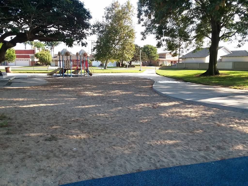 Perry Park | 8166 Deauville Dr, Huntington Beach, CA 92646, USA | Phone: (714) 536-5486