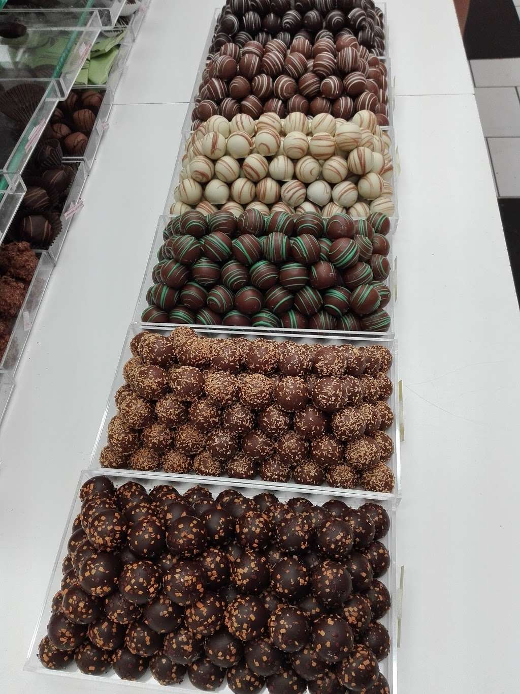 Candy Kitchen Shoppes in 1 S Boardwalk, Rehoboth Beach, DE 19971, USA