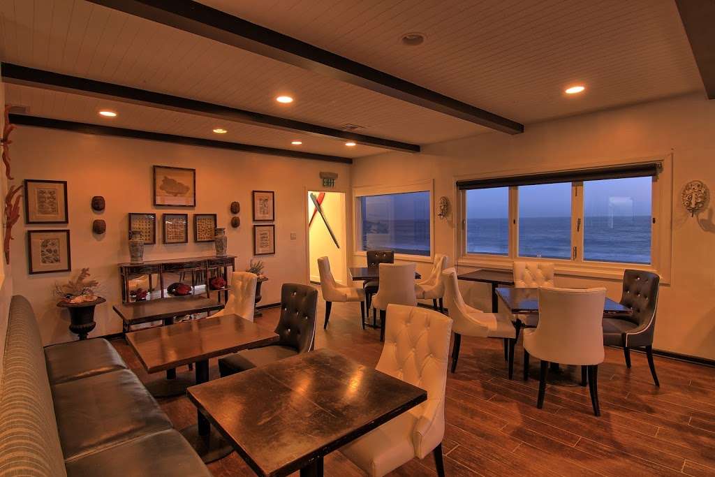The Sunset Restaurant | 6800 Westward Beach Rd, Malibu, CA 90265, USA | Phone: (310) 589-1007