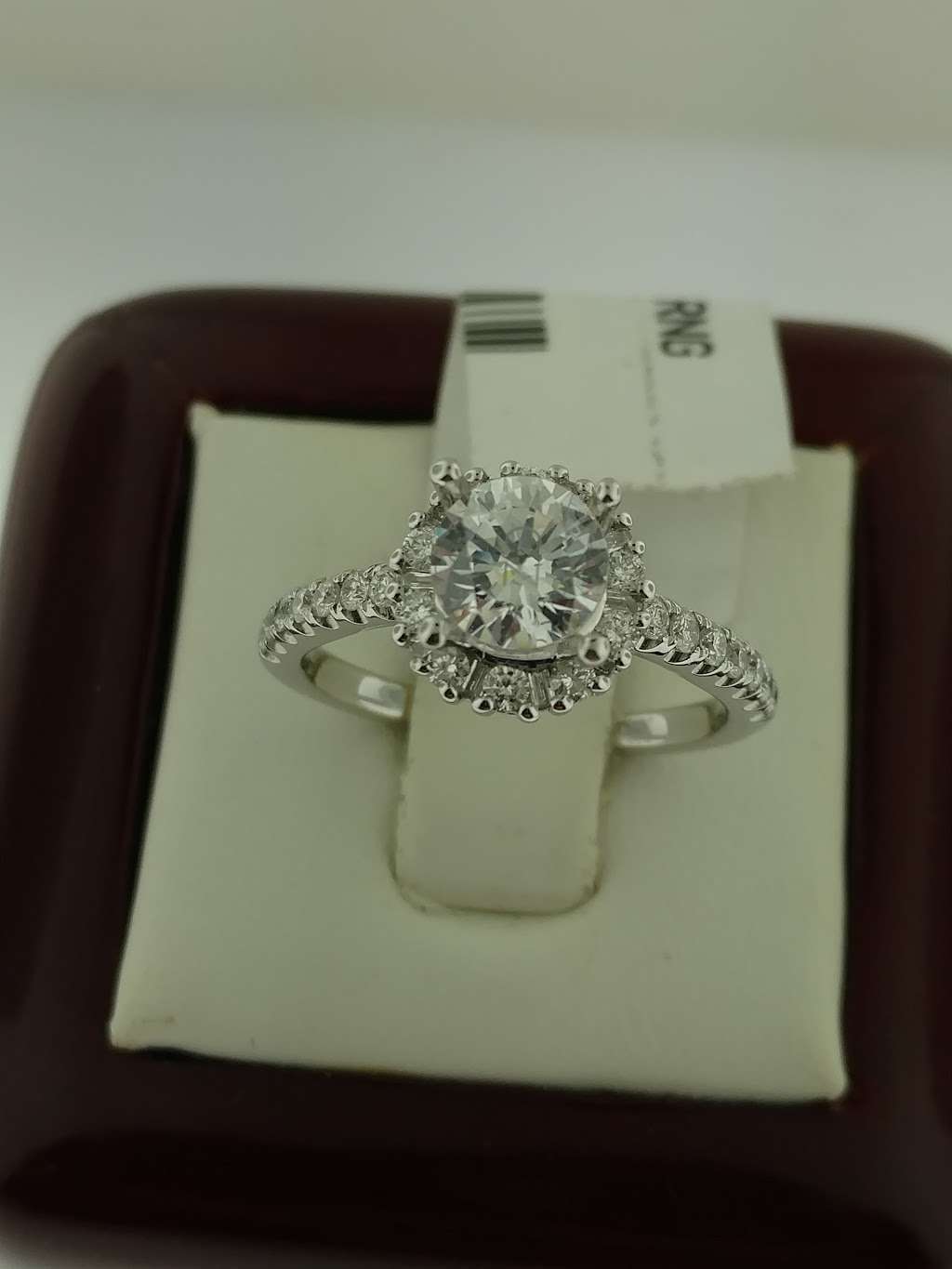 Viks Fine Jewelry | 2323 Richmond Ave, Staten Island, NY 10314, USA | Phone: (718) 761-5870