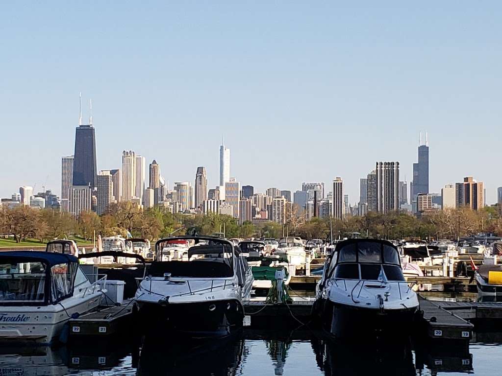 Diversey Harbor | 241W W Diversey Pkwy, Chicago, IL 60657, USA | Phone: (877) 638-3716