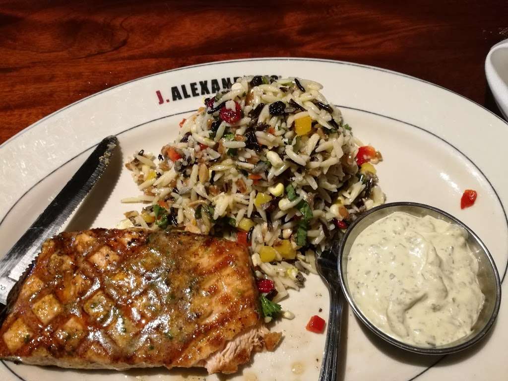 J. Alexanders Restaurant | 255 E Basse Rd # 1300, San Antonio, TX 78209, USA | Phone: (210) 824-0275