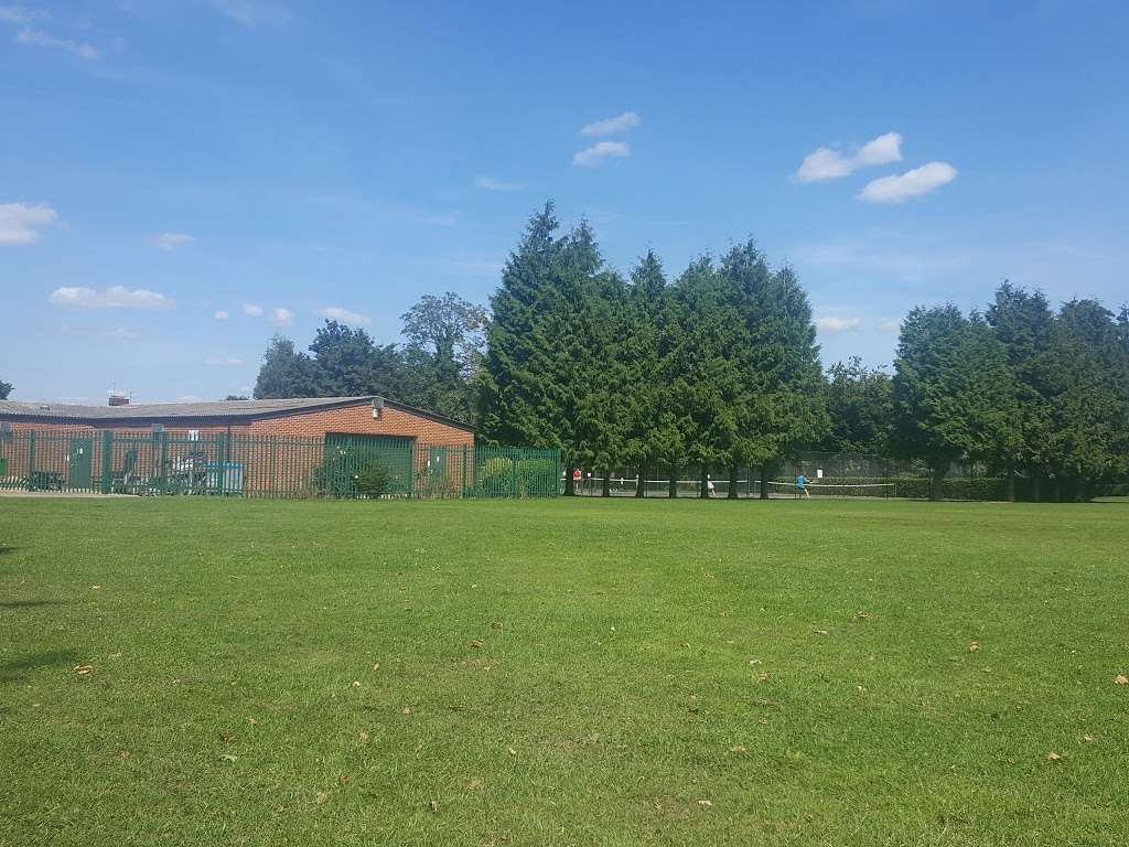 Paddock Wood, Memorial Park, Childrens Playground | 29 Ringden Ave, Paddock Wood, Tonbridge TN12 6ED, UK