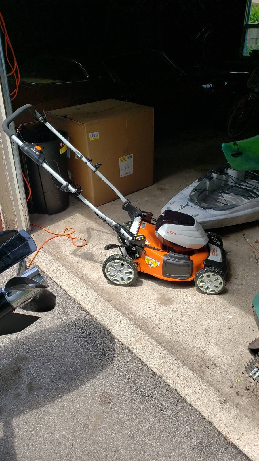 Egelhoff Lawn Mower Service Inc | 102 E Freistadt Rd, Thiensville, WI 53092, USA | Phone: (262) 242-3280