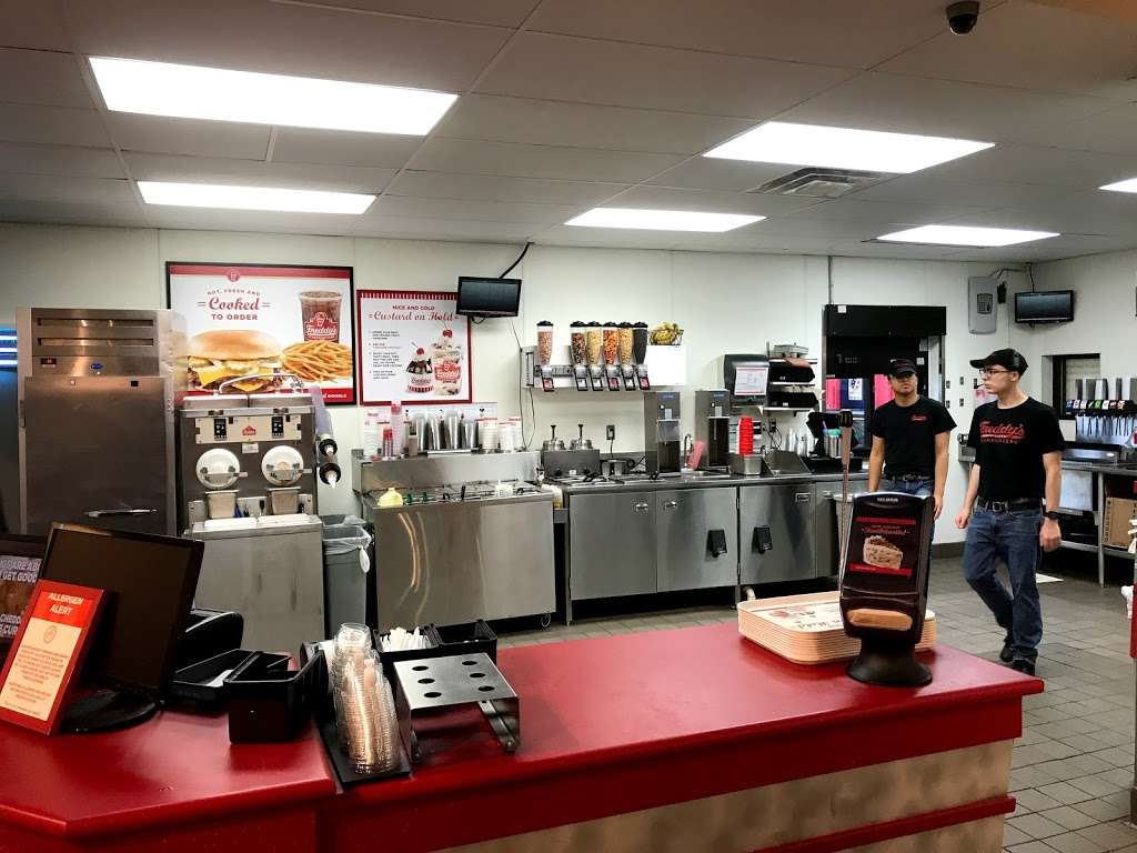 Freddys Frozen Custard & Steakburgers | 10030 Fairfax Blvd, Fairfax, VA 22030, USA | Phone: (703) 293-2900