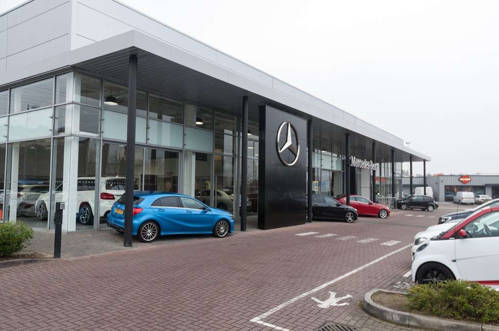 Mercedes-Benz Lakeside | Lakeside estate, Heron Way, Grays RM20 3WJ, UK | Phone: 01708 697944