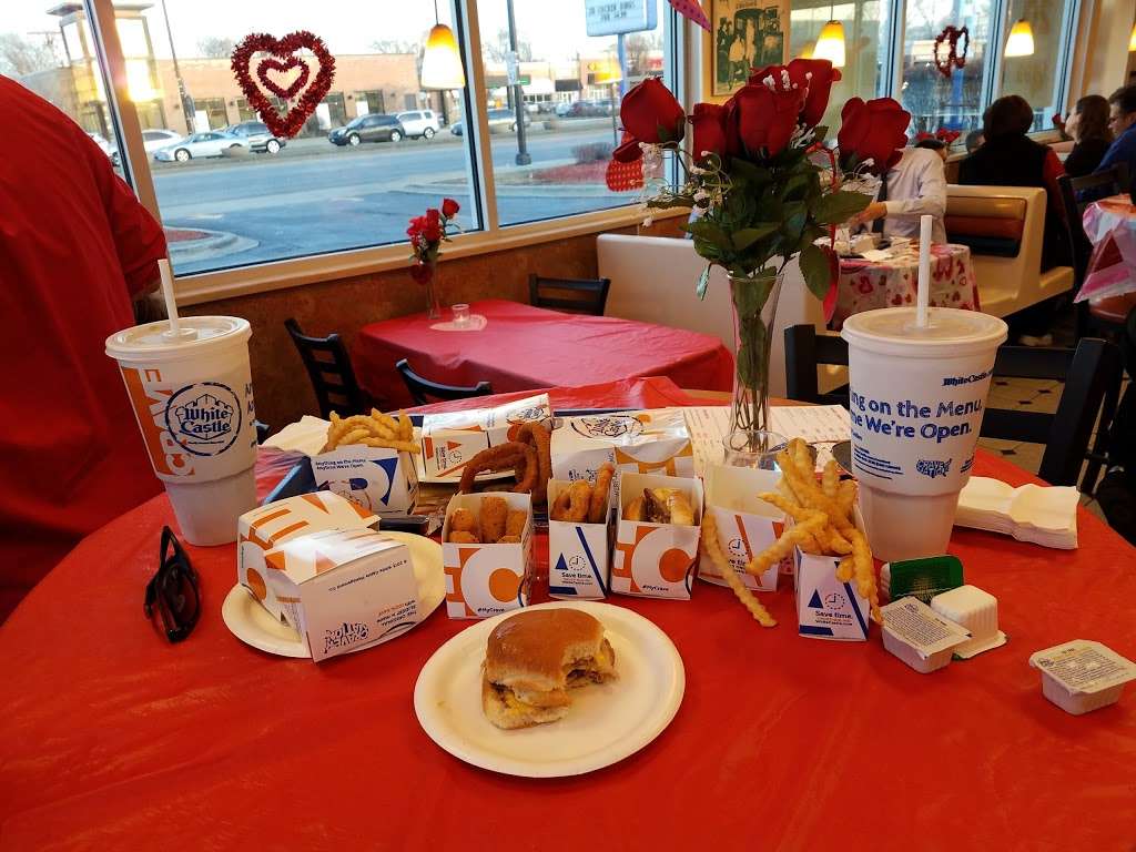 White Castle | 7900 Harlem Ave, Bridgeview, IL 60455, USA | Phone: (800) 843-2728