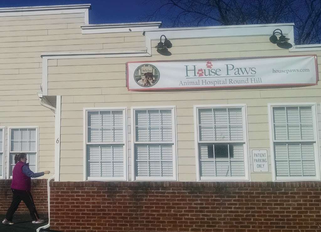 House Paws Animal Hospital Round Hill | 6 E Loudoun St, Round Hill, VA 20141, USA | Phone: (540) 751-3281