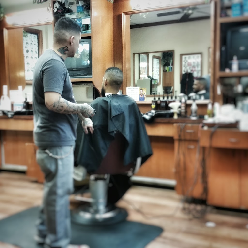 Camelback Barber Shop | 1928 E Highland Ave, Phoenix, AZ 85016, USA | Phone: (602) 274-5283