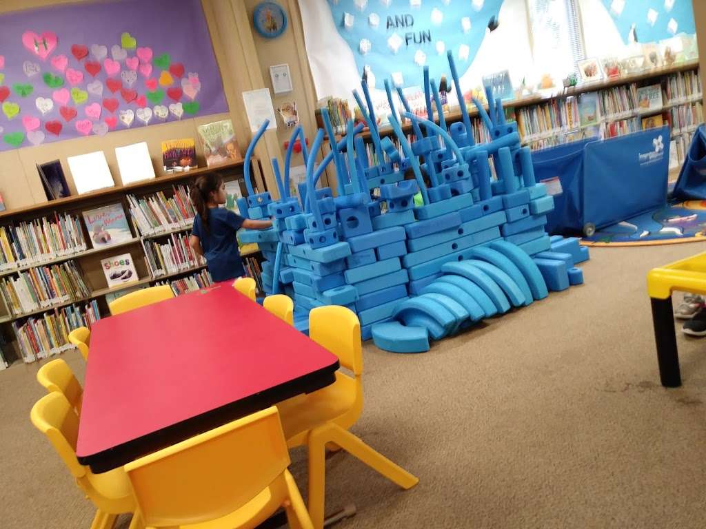 Sweeny Library | 205 W Ashley Wilson Rd, Sweeny, TX 77480, USA | Phone: (979) 548-2567