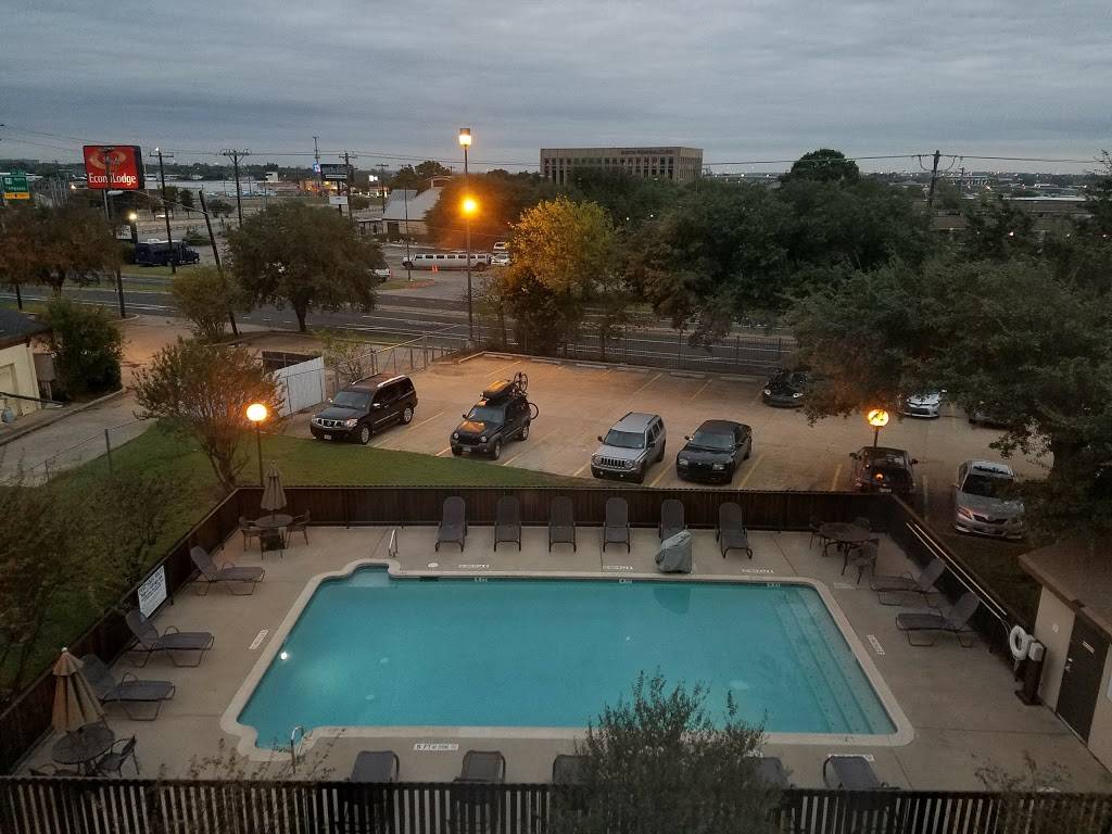 Drury Inn & Suites Austin North | 6711 N Interstate Hwy 35 North, Austin, TX 78752 | Phone: (512) 467-9500