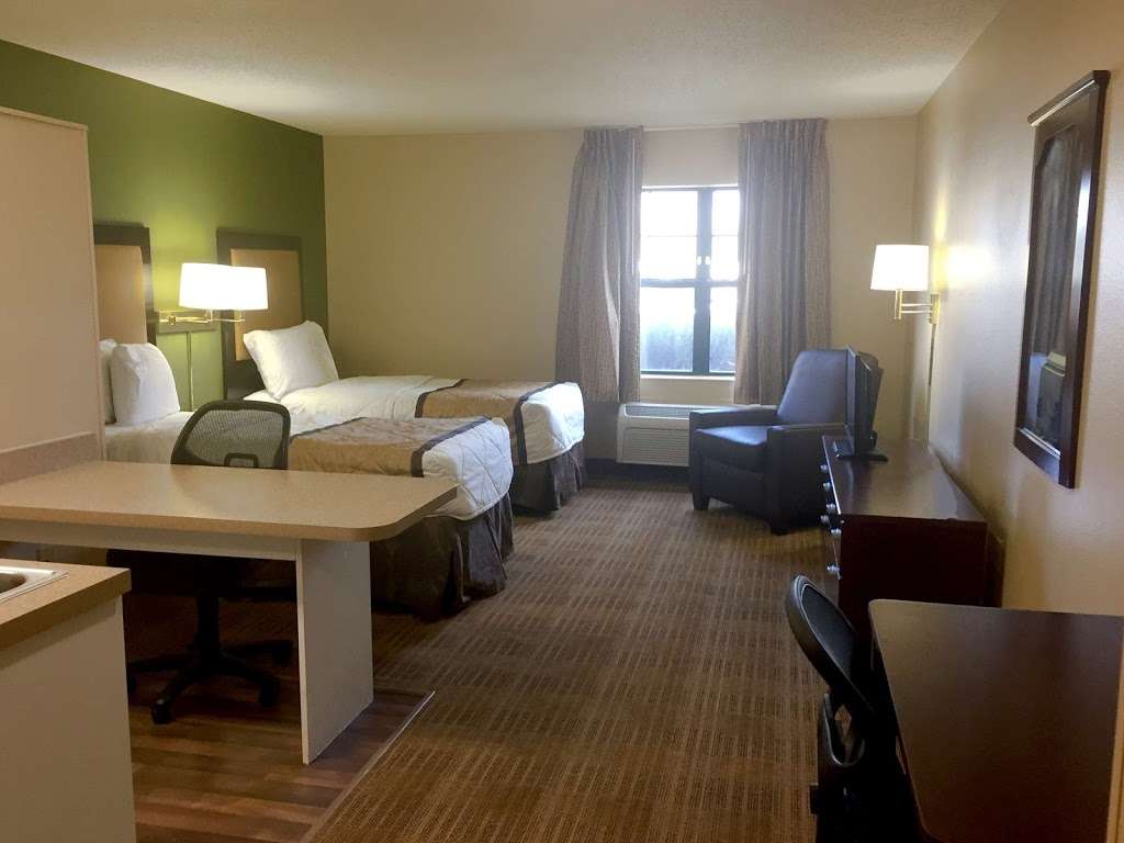 Extended Stay America - Chicago - Rolling Meadows | 2400 Golf Rd, Rolling Meadows, IL 60008 | Phone: (847) 357-1000