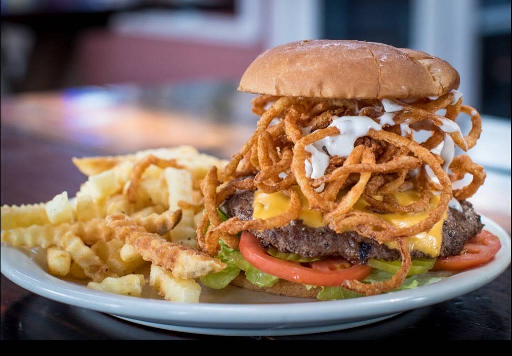 Trailboss Burgers | 140 E Exchange Ave, Fort Worth, TX 76164, USA | Phone: (817) 625-1070