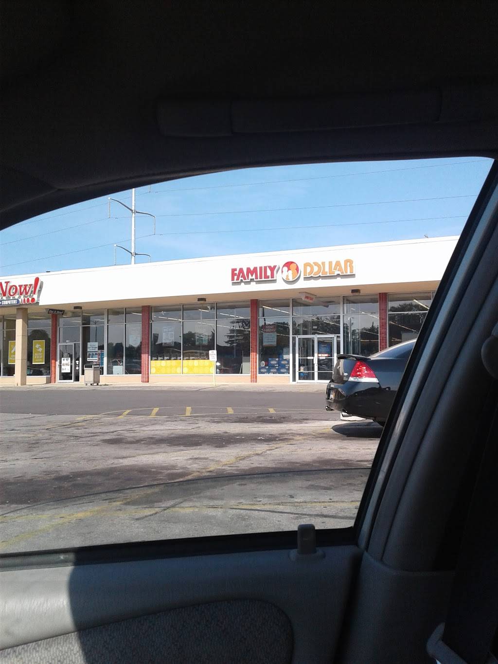 Family Dollar | 6450 N 76th St, Milwaukee, WI 53223, USA | Phone: (414) 488-7087