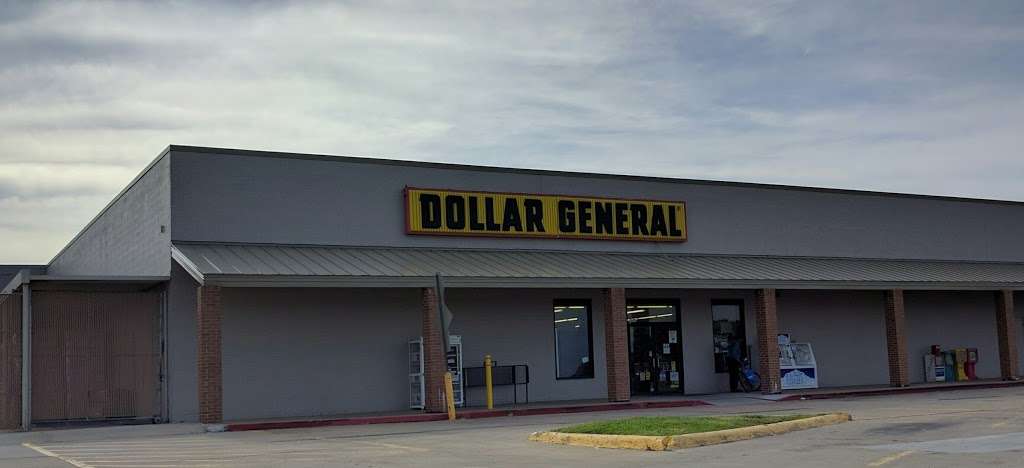 Dollar General | 2212 S Princeton Cir Dr #8, Ottawa, KS 66067 | Phone: (785) 242-9532