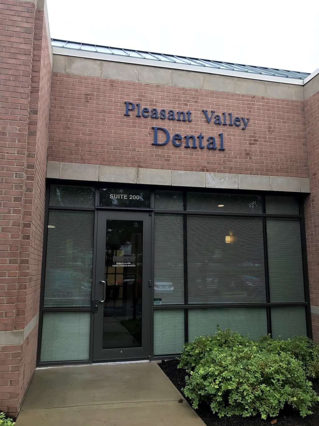 Pleasant Valley Dental | 4080 Lafayette Center Dr #200, Chantilly, VA 20151, USA | Phone: (703) 961-0225