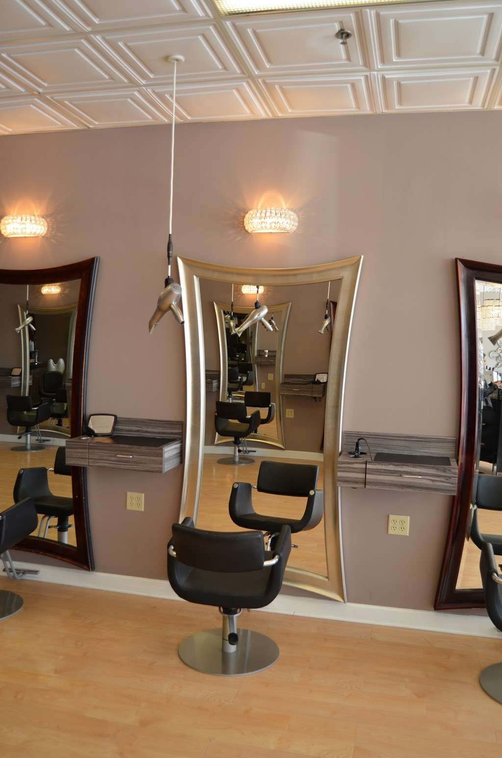 Bombshell Salon | 10030 Baltimore National Pike, Ellicott City, MD 21042 | Phone: (410) 418-8222