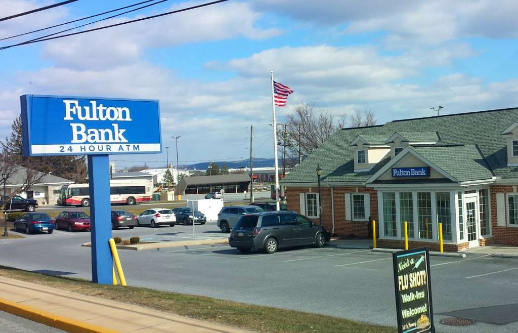 Fulton Bank | 696 E Main St, New Holland, PA 17557, USA | Phone: (717) 354-6800