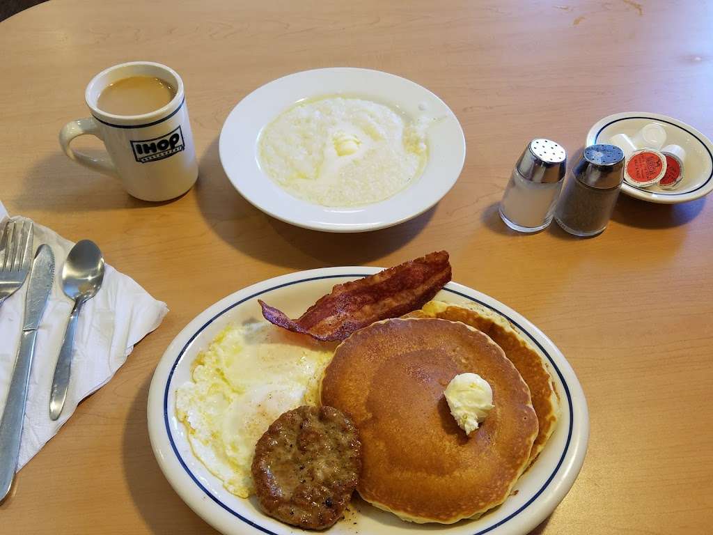 IHOP | 12400 S Apopka Vineland Rd, Orlando, FL 32836 | Phone: (407) 239-0909