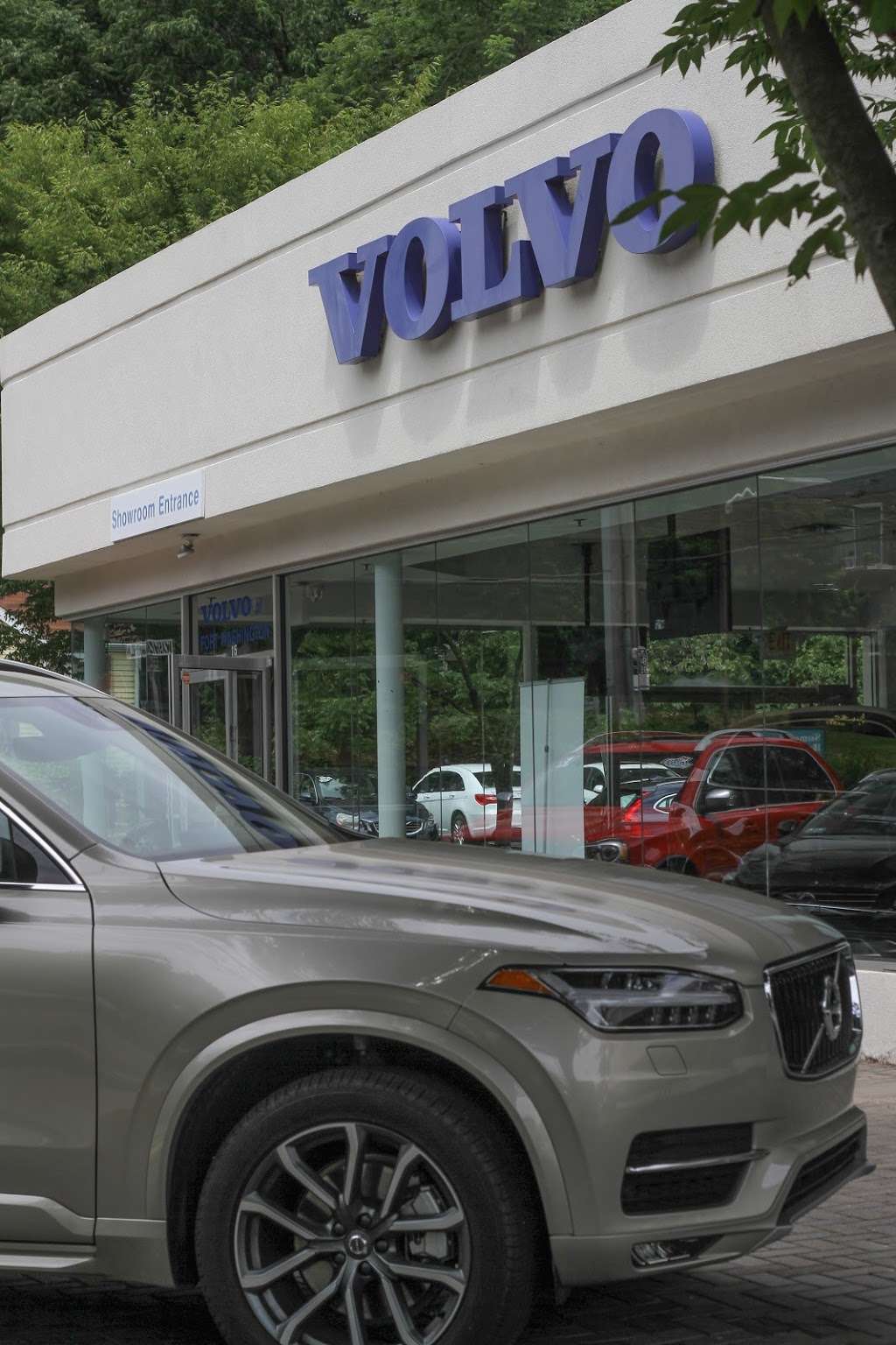 Volvo Cars of Fort Washington | 115 N Bethlehem Pike, Fort Washington, PA 19034 | Phone: (215) 596-4721