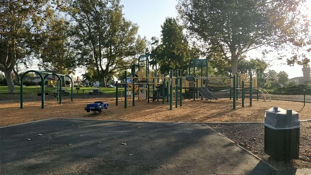 Bridgepointe Park | 36111 Spruce St, Newark, CA 94560, USA | Phone: (510) 578-4000