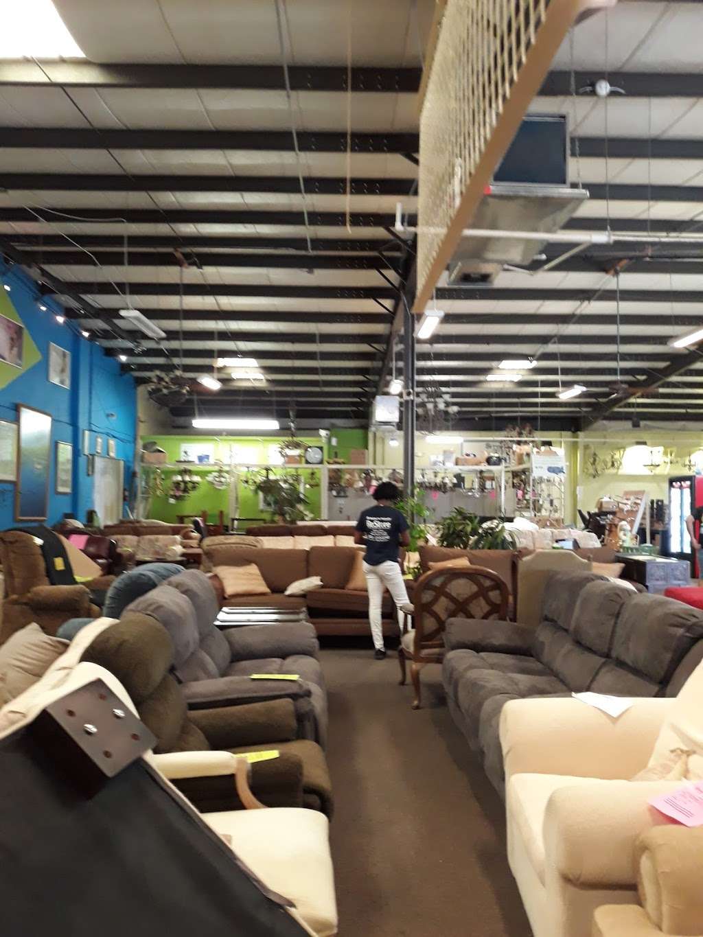 Habitat For Humanity of Palm Beach County ReStore | 6831 N Military Trl, West Palm Beach, FL 33407, USA | Phone: (561) 253-2290