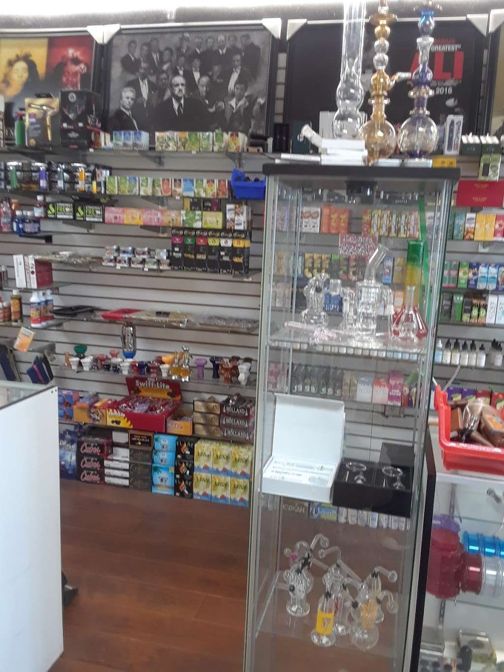 Blaze Hut Smoke Shop | 802 Navajo Rd c, Perris, CA 92570 | Phone: (714) 900-8059