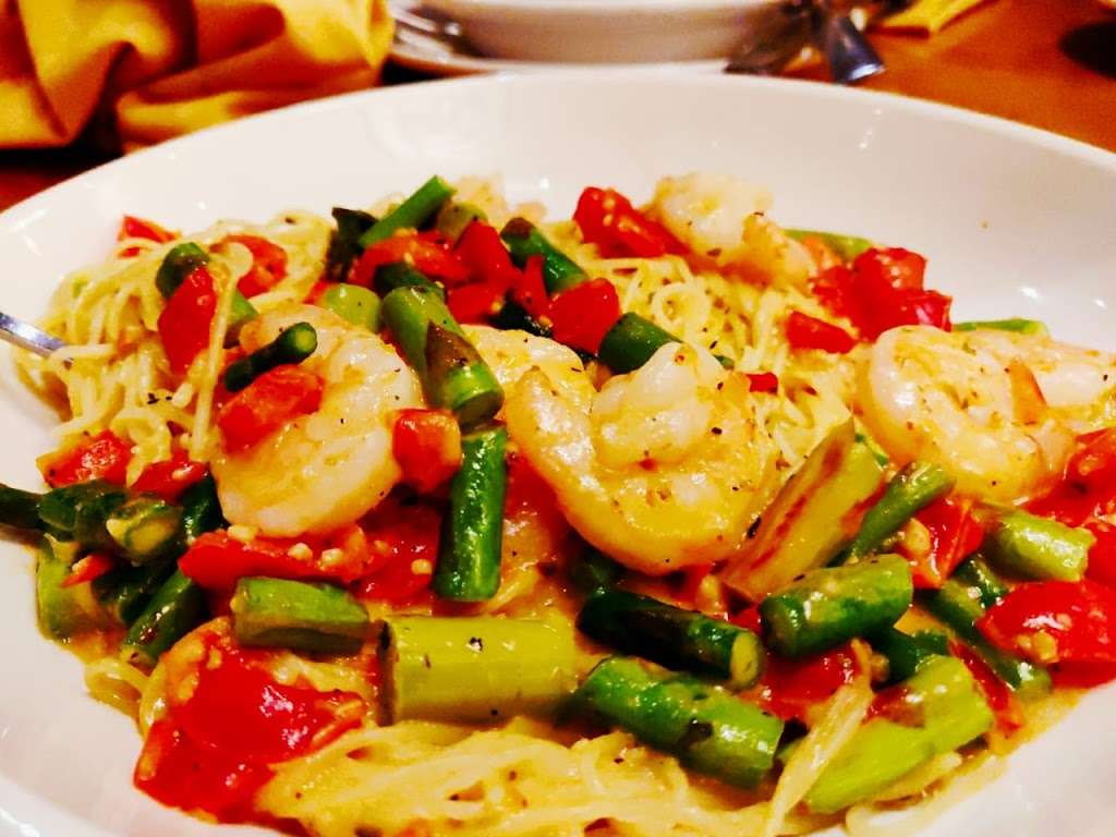 Olive Garden Italian Restaurant | 1866 Montebello Town Center, Montebello, CA 90640, USA | Phone: (323) 721-1320