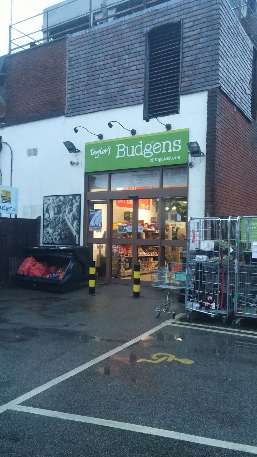 Budgens | 46-54 High St, Ingatestone CM4 9DW, UK | Phone: 01277 352014