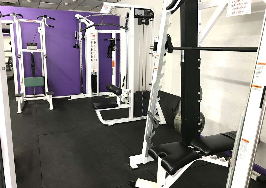 Downtown Fitness | 3 York St, Taneytown, MD 21787, USA | Phone: (410) 756-2060