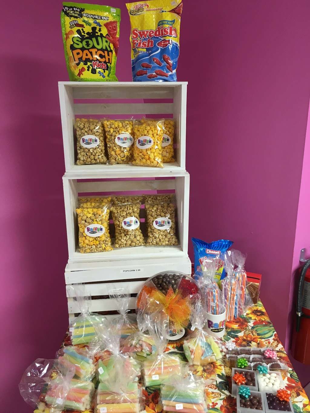 Raffys Candy Store (Ice Cream, Nuts & more) | 2571 E Lincoln Hwy #1, New Lenox, IL 60451 | Phone: (815) 320-6152