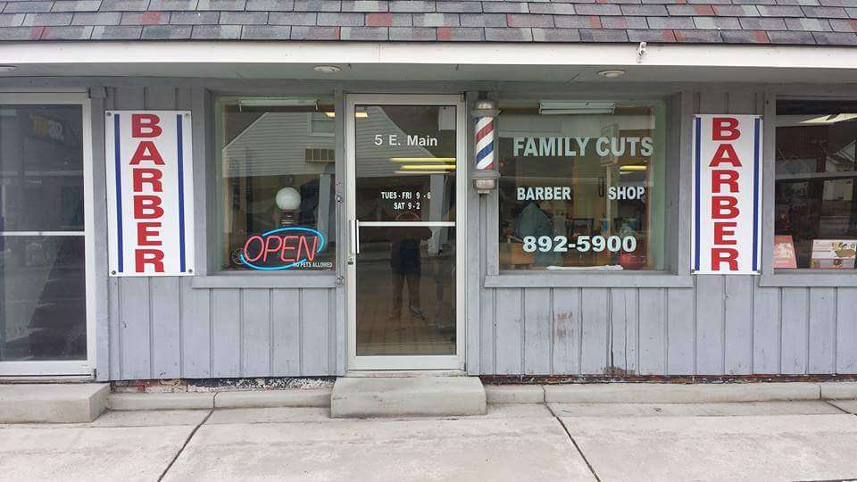 Family Cuts Barber Shop | 5 E Main St, Pittsboro, IN 46167, USA | Phone: (317) 892-5900