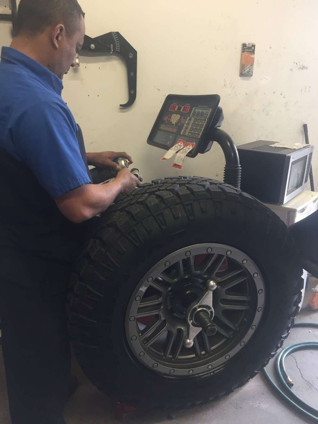 ABJ Tire Shop | 8622 Irvington Blvd suite B, Houston, TX 77022 | Phone: (832) 860-5451