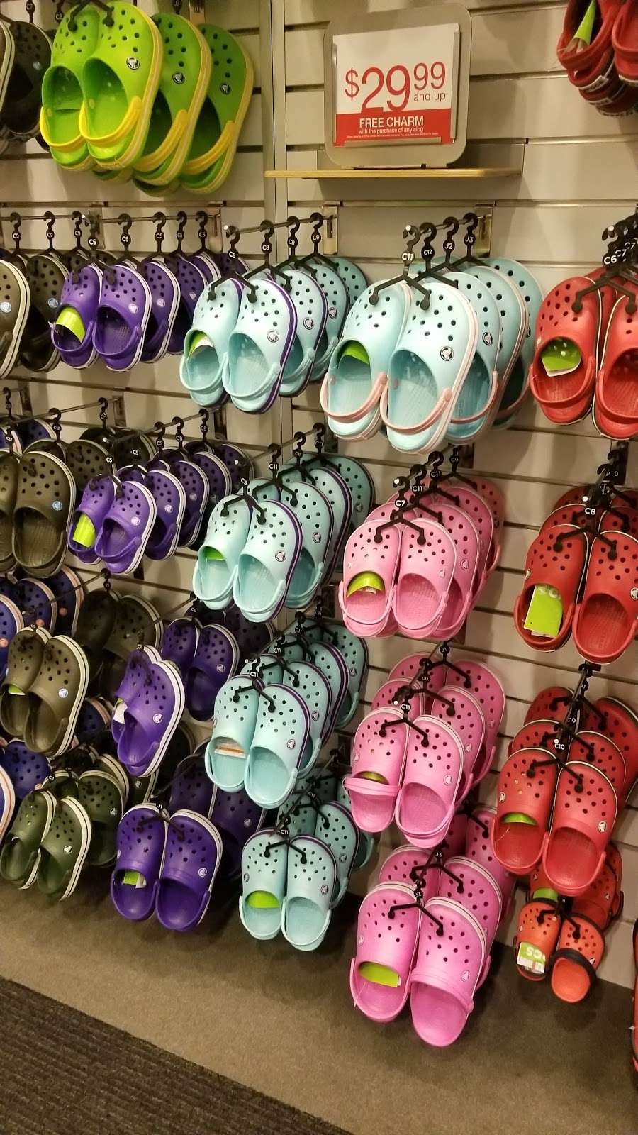 Crocs | 351 Los Cerritos Center Dr, Cerritos, CA 90703, USA | Phone: (562) 865-0400