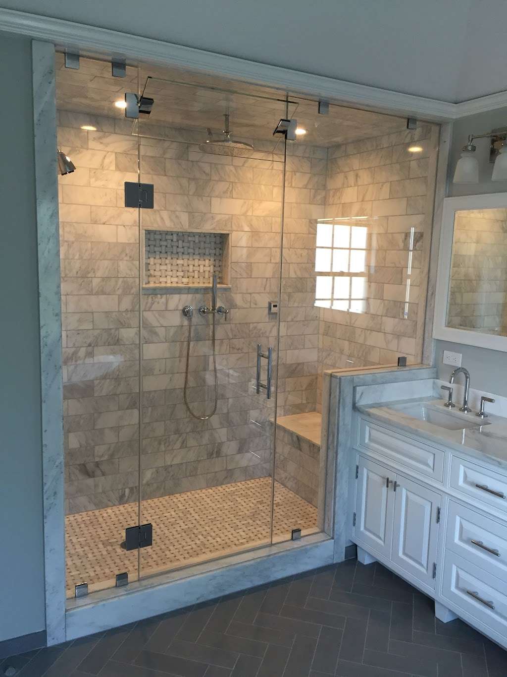 Absolute Shower Doors | 2455 Central Park Ave, Yonkers, NY 10710, USA | Phone: (914) 963-6007