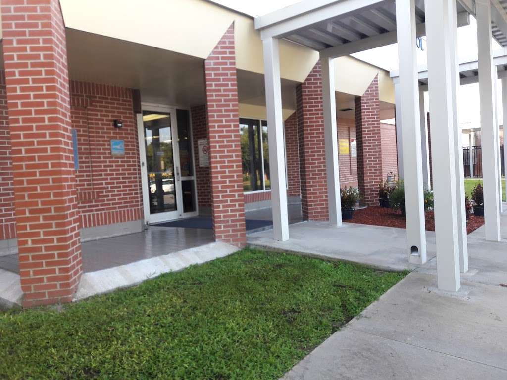 Auburndale Senior High School | 1 Bloodhound Trail, Auburndale, FL 33823, USA | Phone: (863) 965-6200