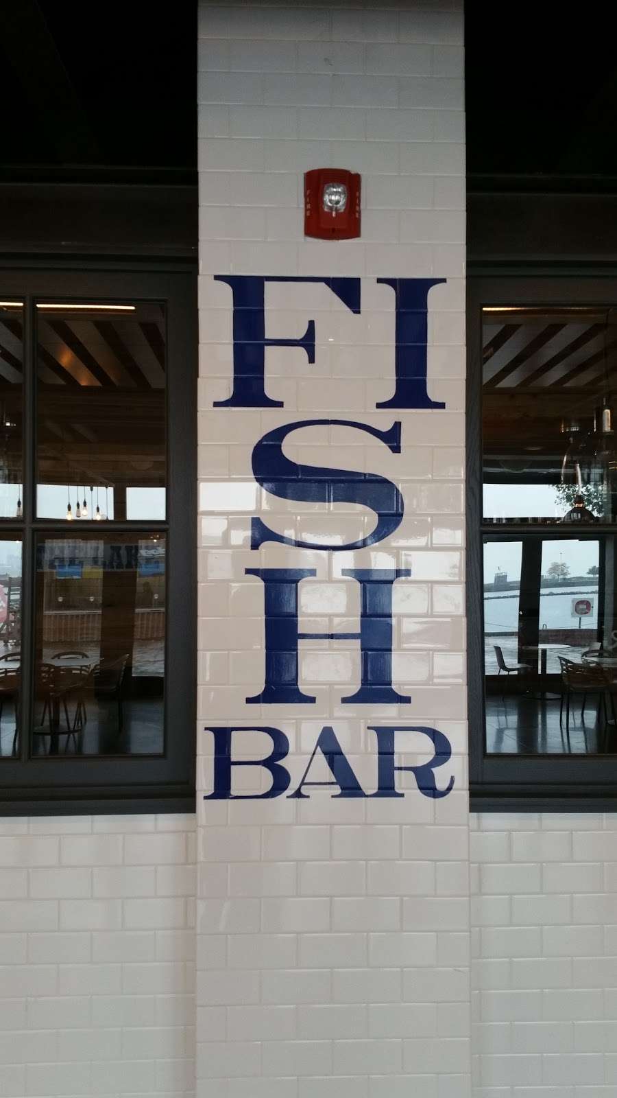 Fish Bar | 600 E Grand Ave, Chicago, IL 60611 | Phone: (312) 624-8017