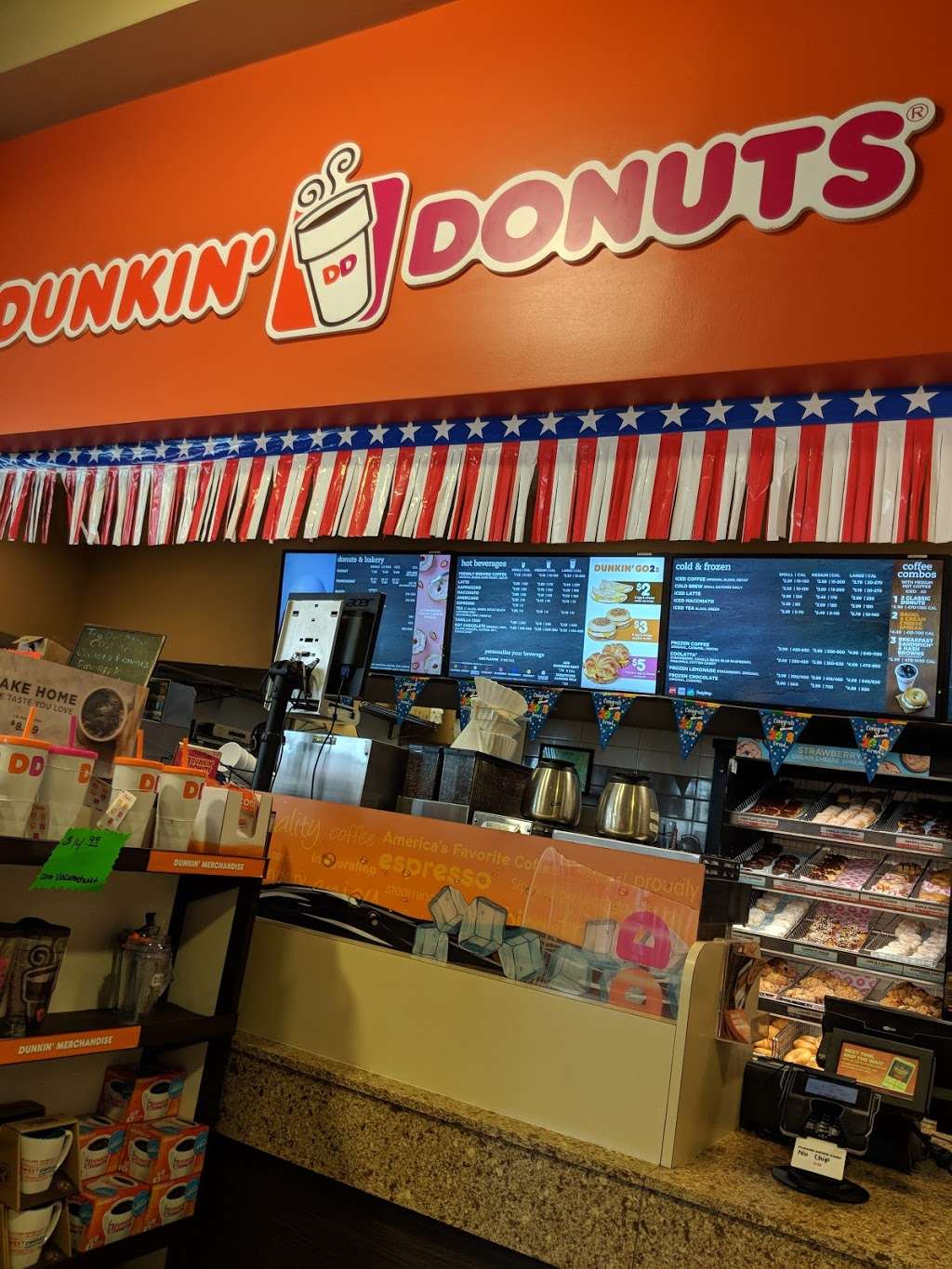 Dunkin Donuts | 2401 S Chicago St, Joliet, IL 60436, USA | Phone: (815) 727-5400