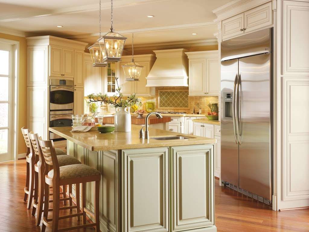 Bella Kitchen & Cabinetry Inc | 10 Main St, Ashland, MA 01721, USA | Phone: (508) 834-8356