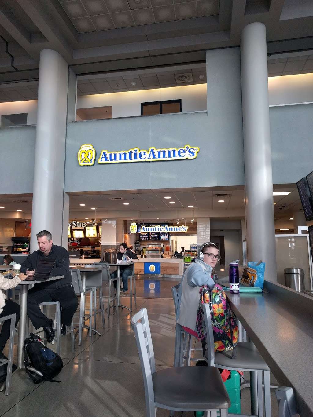 Auntie Annes | 5501 Josh Birmingham Pkwy, Charlotte, NC 28208, USA | Phone: (704) 359-4610