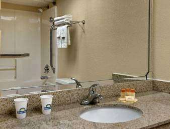 Days Inn by Wyndham | 118 US-206, Hillsborough Township, NJ 08844, USA | Phone: (908) 800-2698