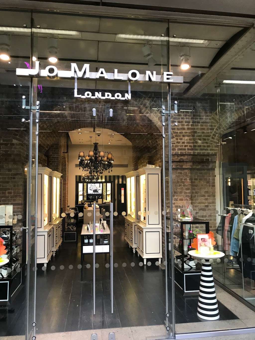 Jo Malone London | Unit 1C, Pancras Rd, Kings Cross, London N1C 4QP, UK | Phone: 0370 192 5961