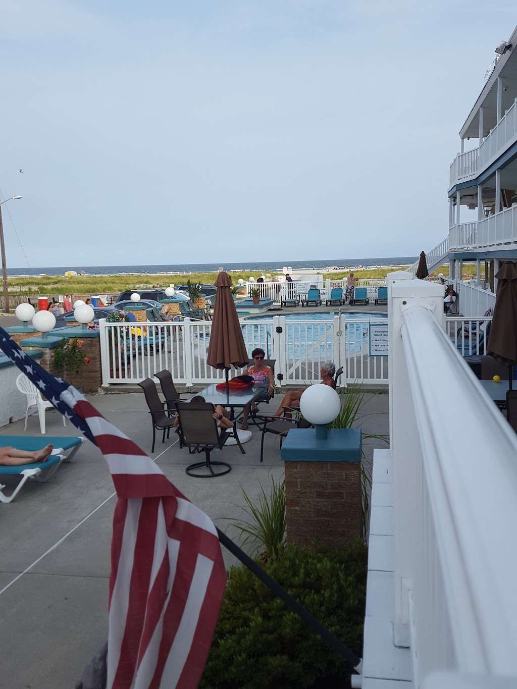 Monterey resort | 410 E Monterey Ave, Wildwood Crest, NJ 08260, USA | Phone: (609) 522-6282