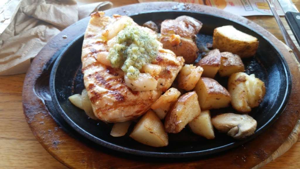 Applebees Grill + Bar | 4100 N W, Crain Hwy, Bowie, MD 20716, USA | Phone: (301) 805-7240