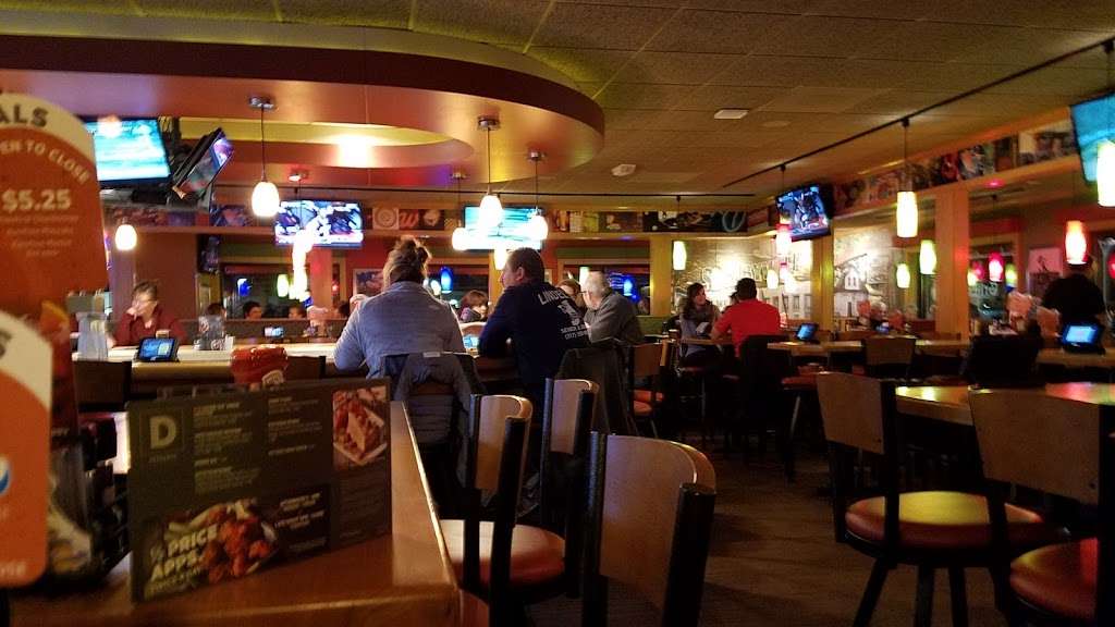 Applebees Grill + Bar | 101 Lee Blvd, Shelbyville, IN 46176, USA | Phone: (317) 398-1580
