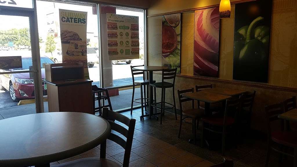 Subway Restaurants | 2525 W Intl Spdwy Blvd, Unit 250, Daytona Beach, FL 32114, USA | Phone: (386) 257-4207